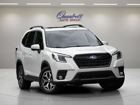 Used 2022 Subaru Forester Premium AWD/4WD image 1