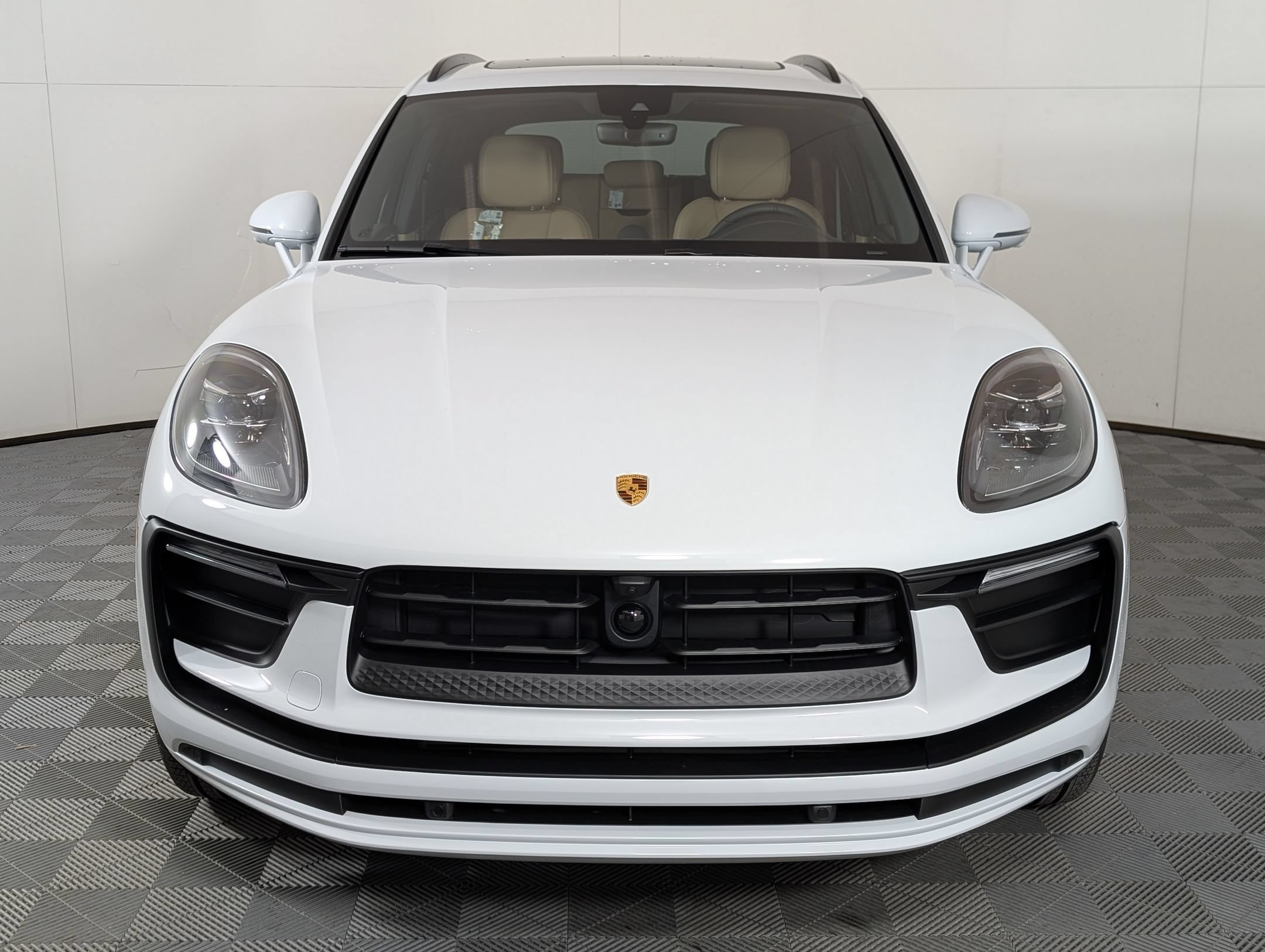 Certified 2026 Porsche Macan AWD/4WD image 7