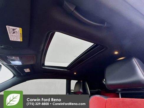 Used 2016 Dodge Challenger R/T Scat Pack w/ Leather Interior Group image 23