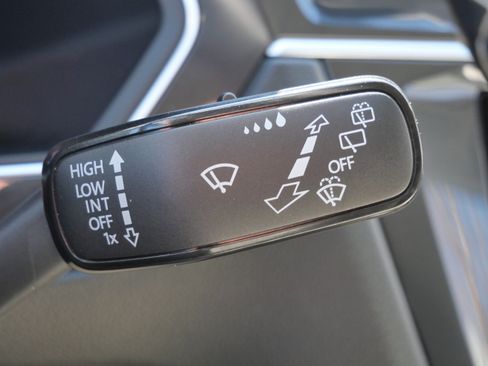 Certified 2024 Volkswagen Tiguan SE AWD/4WD image 34