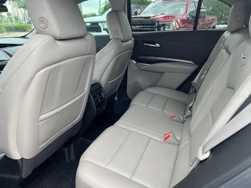 Used 2022 Cadillac XT4 Luxury w/ Driver Awareness Package FWD image 10