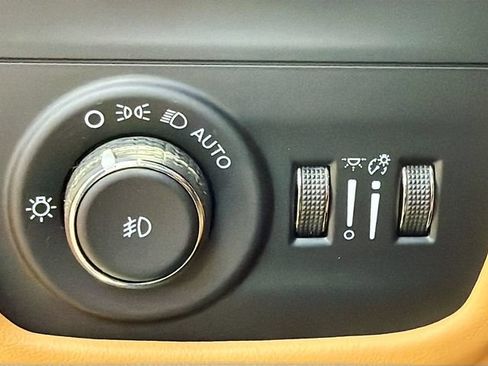 New 2026 Jeep Grand Cherokee L Summit w/ Advanced Protech Group IV AWD/4WD image 10