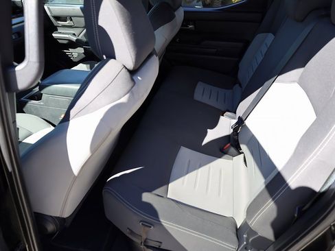 Used 2024 Toyota Tacoma TRD Off-Road image 17