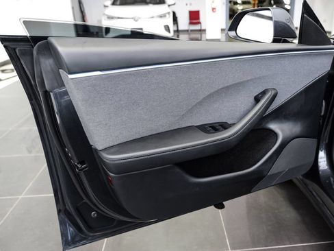 Used 2025 Tesla Model 3 Long Range RWD image 34