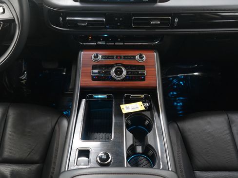 Used 2024 Lincoln Aviator Reserve w/ Equipment Group 201A image 17