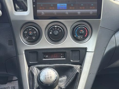 Used 2010 Toyota Matrix image 12