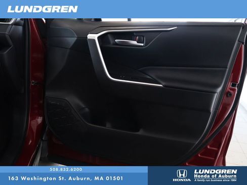 Used 2020 Toyota RAV4 XLE w/ Convenience Package image 12