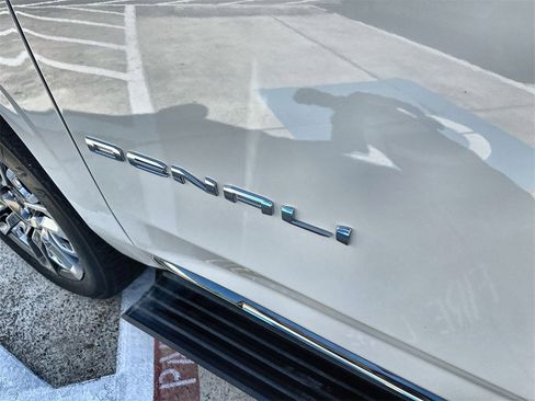 Used 2024 GMC Yukon Denali Ultimate image 14