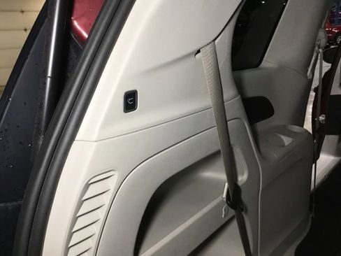 Used 2023 Chrysler Pacifica Touring-L FWD image 42