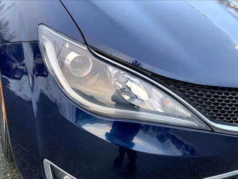 Used 2017 Chrysler Pacifica Touring-L Plus image 25