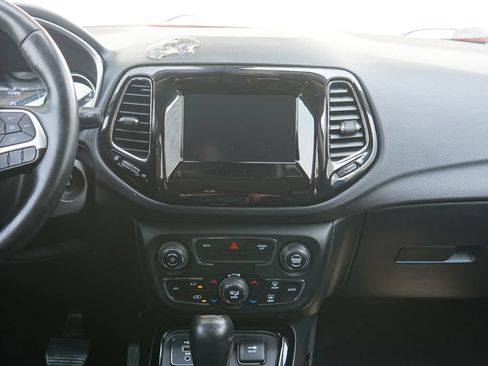 Used 2019 Jeep Compass Latitude FWD image 20