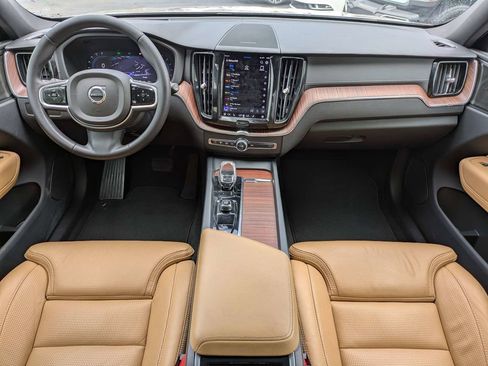 Certified 2023 Volvo XC60 B5 Ultimate AWD/4WD image 18