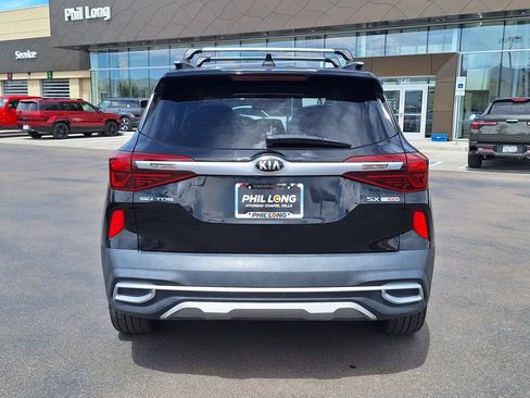 Used 2021 Kia Seltos SX w/ SX Sunroof Package AWD/4WD image 4