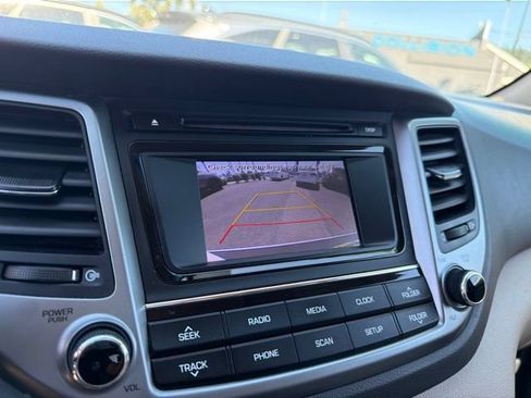 Used 2018 Hyundai Tucson SE AWD/4WD image 30