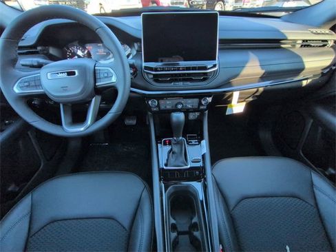 New 2026 Jeep Compass Latitude image 14