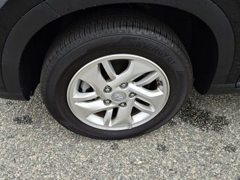 Certified 2026 Hyundai Venue SE FWD image 5