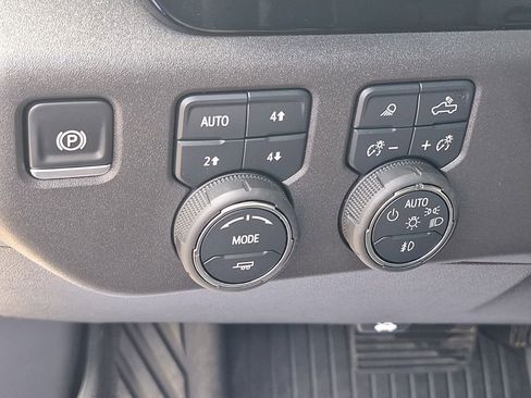 Used 2025 Chevrolet Silverado 1500 LTZ w/ LTZ Premium Package image 35