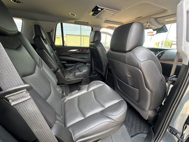 Used 2020 Cadillac Escalade Premium Luxury AWD/4WD image 16