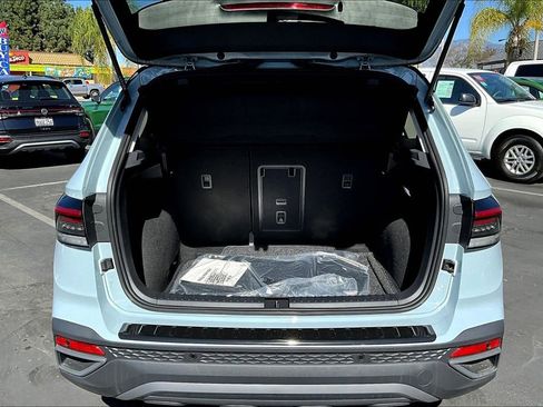 New 2026 Volkswagen Taos SE image 26