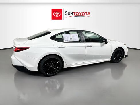 Used 2026 Toyota Camry SE w/ Convenience Package FWD image 4