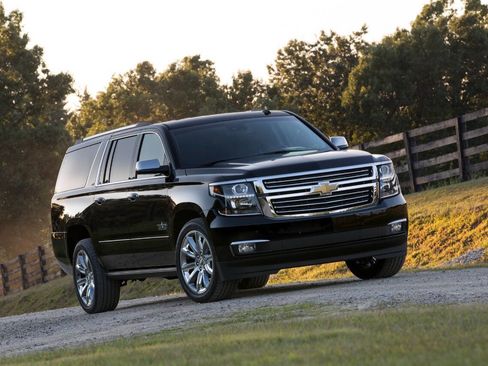 Used 2018 Chevrolet Suburban Premier image 2
