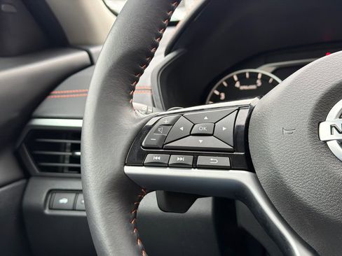 Used 2021 Nissan Altima 2.5 SR w/ SR Premium Package image 21