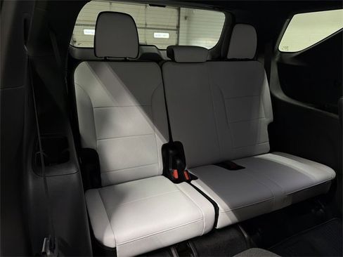 New 2026 Chevrolet Traverse High Country w/ LPO, Illumination Package image 17