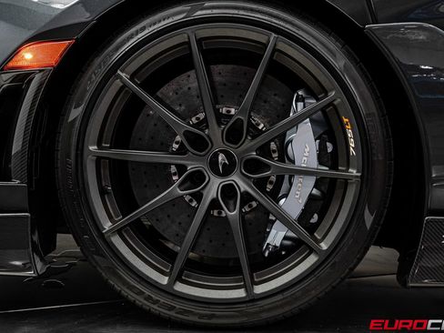 Used 2021 McLaren 765LT RWD image 33