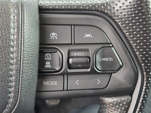 Used 2025 Toyota Tacoma SR AWD/4WD image 22