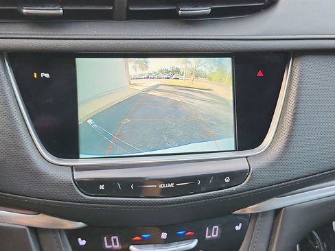 Used 2019 Cadillac XT5 Luxury w/ LPO, Black Ice Package AWD/4WD image 27
