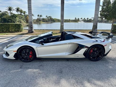 Used 2020 Lamborghini Aventador SVJ image 14