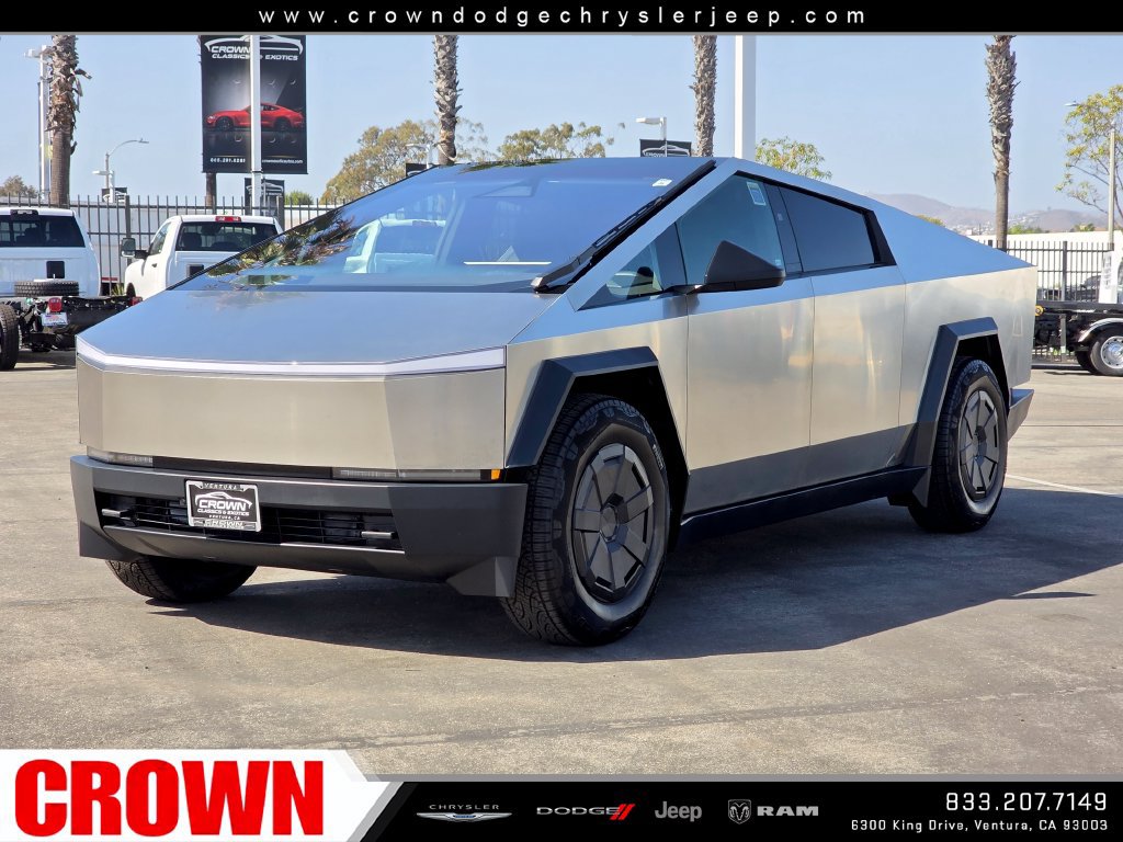 Used 2024 Tesla Cybertruck AWD Crew Cab image 3