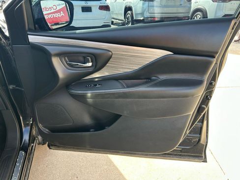 Used 2017 Nissan Murano SV image 16