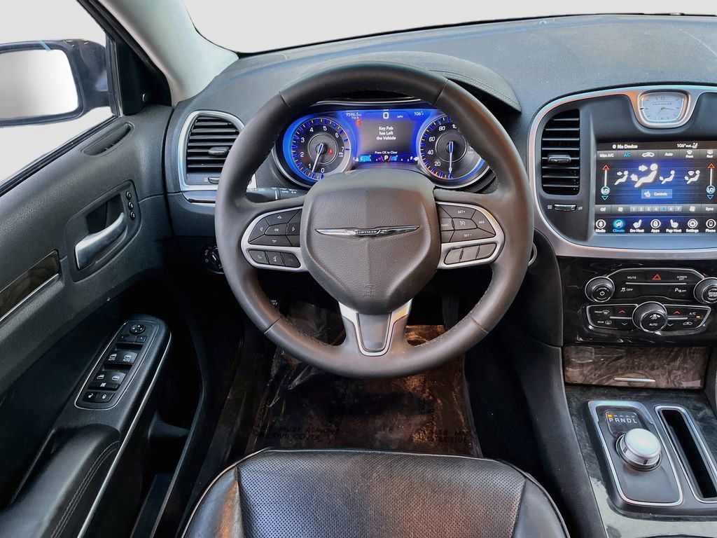 Used 2022 Chrysler 300 Touring L w/ Comfort Group RWD image 21