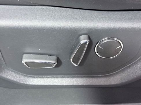 Used 2016 Ford F150 Lariat w/ Equipment Group 502A Luxury AWD/4WD image 21