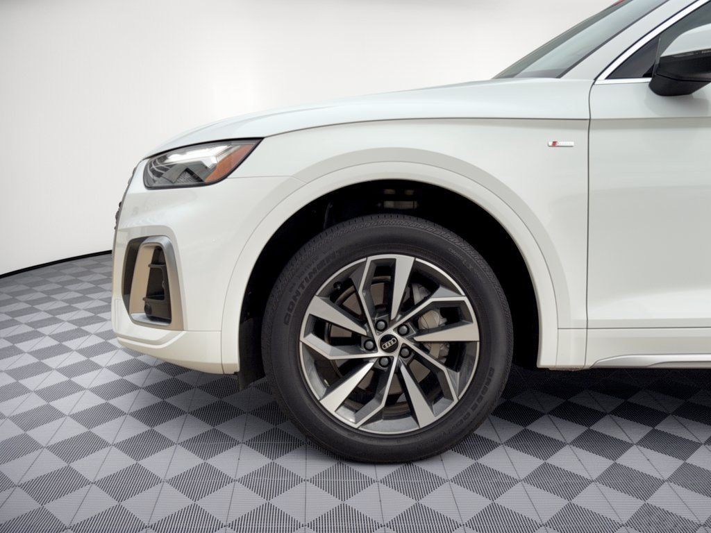 Used 2023 Audi Q5 2.0T Premium w/ Convenience Package AWD/4WD image 13