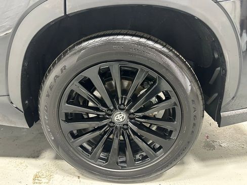 Used 2025 Toyota Highlander XSE image 71