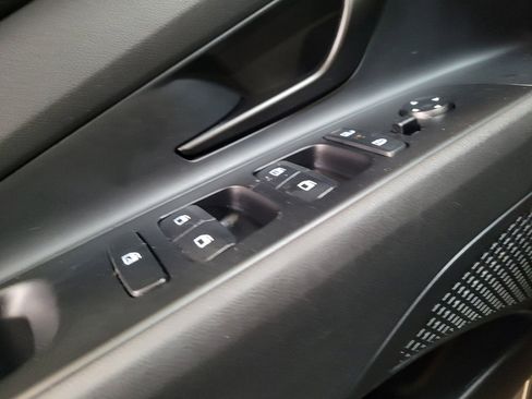 Used 2025 Hyundai Elantra Sport FWD image 27