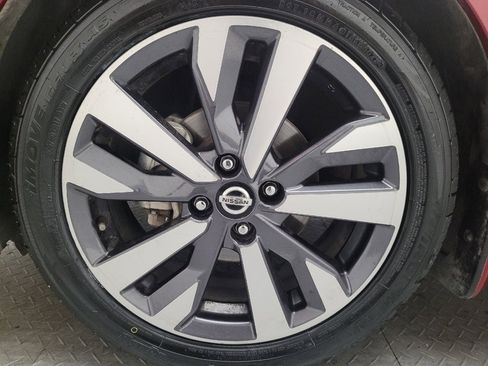 Used 2020 Nissan Versa SR w/ Convenience Package FWD image 31