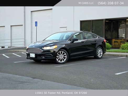 Used 2017 Ford Fusion SE w/ Fusion SE Technology Package FWD image 1