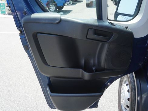 Used 2021 RAM ProMaster 2500 w/ Convenience Group FWD image 8
