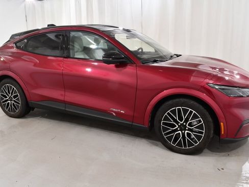 Used 2025 Ford Mustang Mach-E Premium image 5