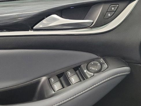 Used 2021 Buick Enclave Essence image 27