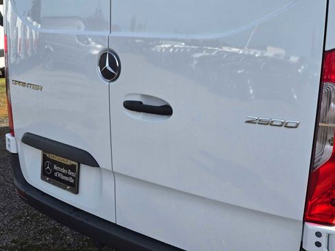 Used 2025 Mercedes-Benz Sprinter 2500 image 15