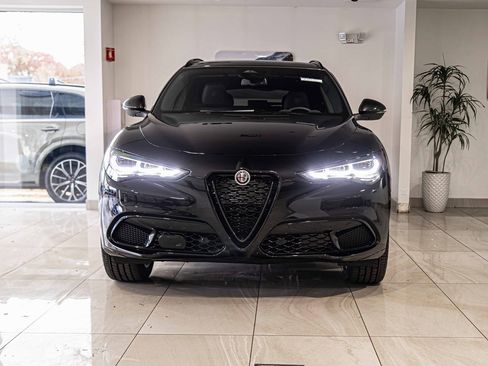 New 2025 Alfa Romeo Stelvio Sprint image 2