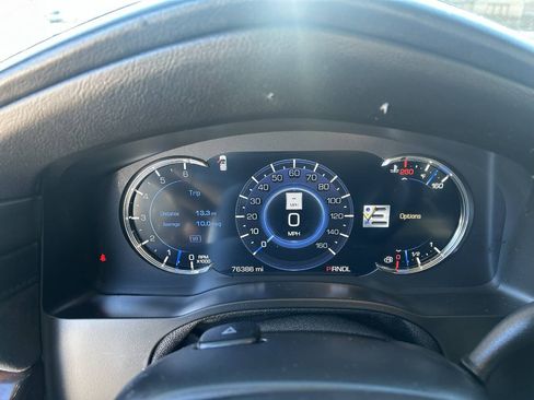 Used 2018 Cadillac Escalade Premium Luxury image 15