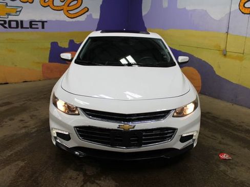Used 2017 Chevrolet Malibu LT w/ True North Edition FWD image 3