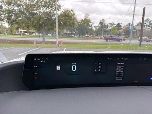 Used 2025 Ford Expedition Platinum w/ Driver's Package image 12