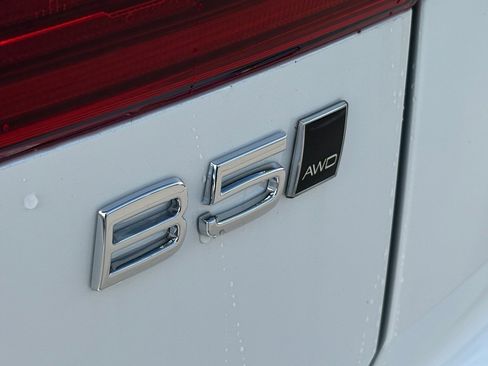 New 2026 Volvo XC60 B5 Plus w/ Protection Package Premier image 8