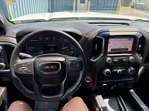 Used 2022 GMC Sierra 2500 AT4 w/ AT4 Preferred Package AWD/4WD image 10